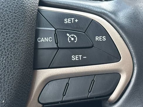 Used 2016 Jeep Cherokee Limited AWD/4WD image 33
