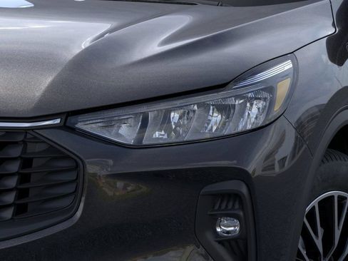 New 2026 Ford Escape SE w/ Class II Trailer Tow Package FWD image 19