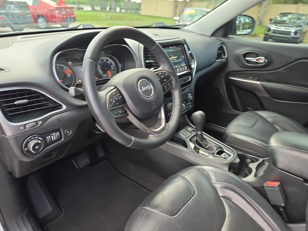 Used 2019 Jeep Cherokee Limited FWD image 17