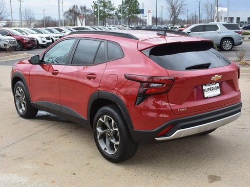 New 2026 Chevrolet Trax LT w/ Sunroof Package image 9