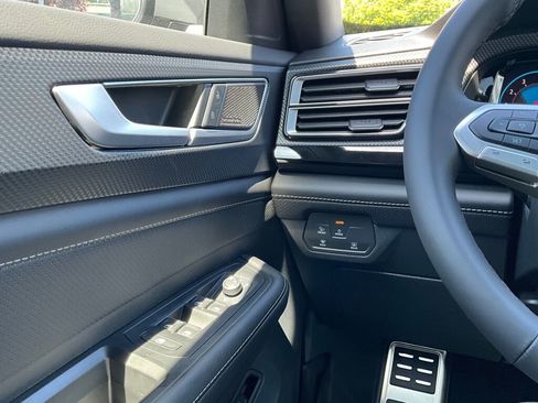 New 2025 Volkswagen Atlas Cross Sport SEL Premium R-Line image 22