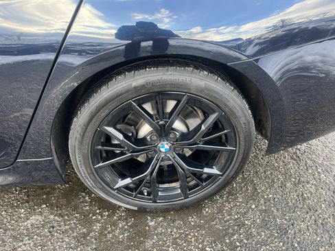 Used 2022 BMW 530i xDrive w/ M Sport Package image 11