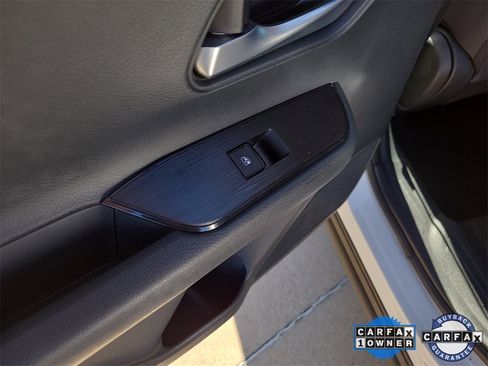 Certified 2025 Nissan Kicks SV image 13