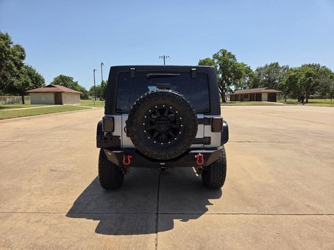 Used 2015 Jeep Wrangler Unlimited Sport w/ Connectivity Group AWD/4WD image 29