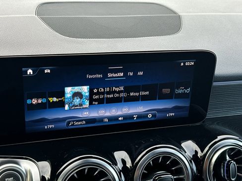 Certified 2025 Mercedes-Benz GLB 250 4MATIC image 17