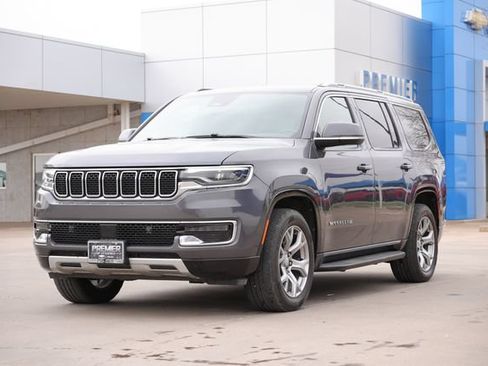 Used 2022 Jeep Wagoneer Series II RWD image 6