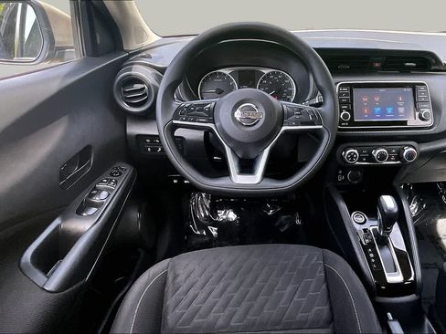 Used 2021 Nissan Kicks S FWD image 6