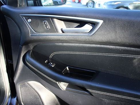 Used 2019 Ford Edge Titanium w/ Equipment Group 301A FWD image 20