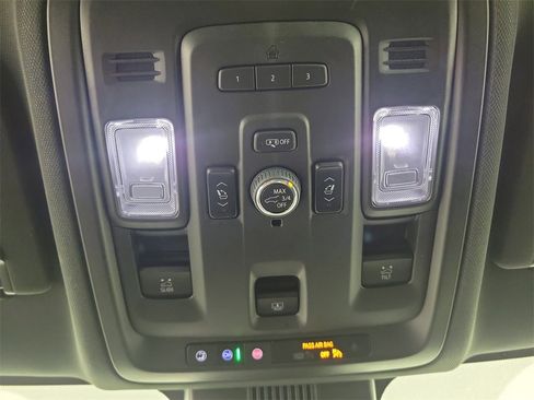 Used 2023 GMC Yukon AT4 w/ AT4 Premium Plus Package image 30