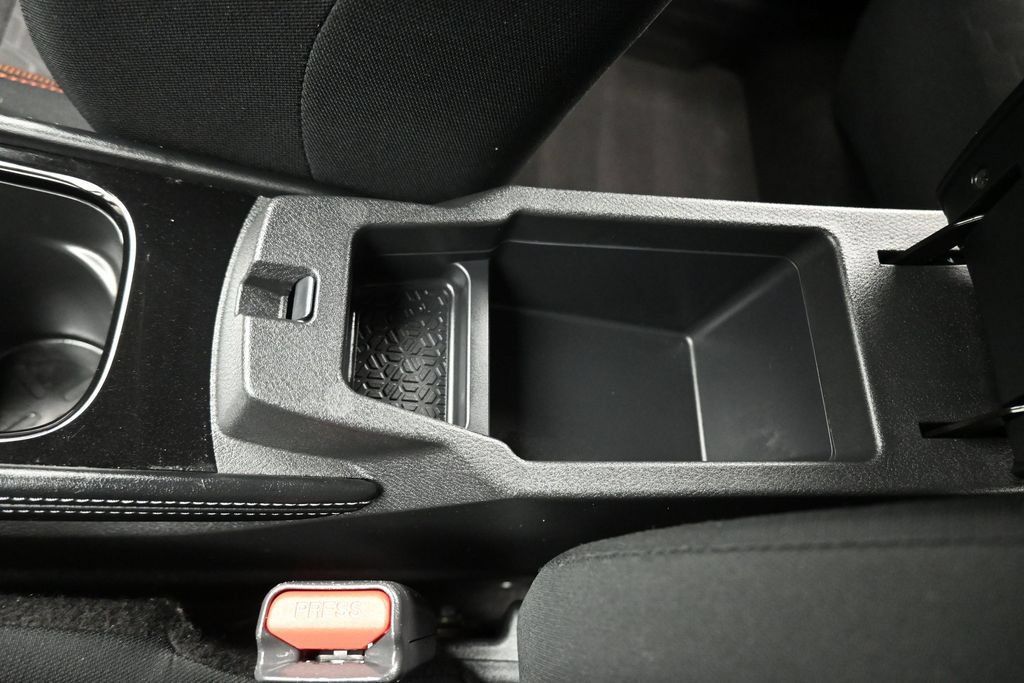 Used 2023 Nissan Kicks SR FWD image 25