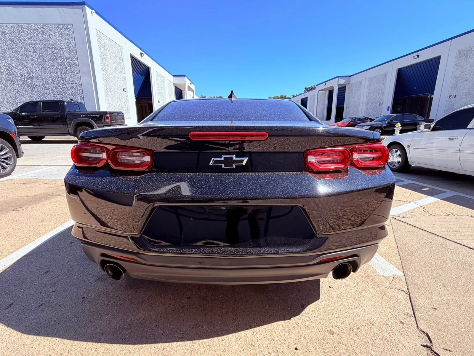 Used 2020 Chevrolet Camaro LT w/ Technology Package RWD image 4