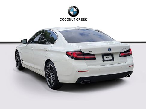 Certified 2023 BMW 530e xDrive w/ Premium Package AWD/4WD image 3