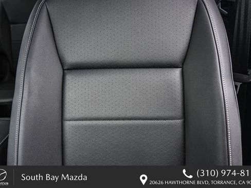Used 2021 Volkswagen Tiguan SE w/ Panoramic Sunroof Package FWD image 24