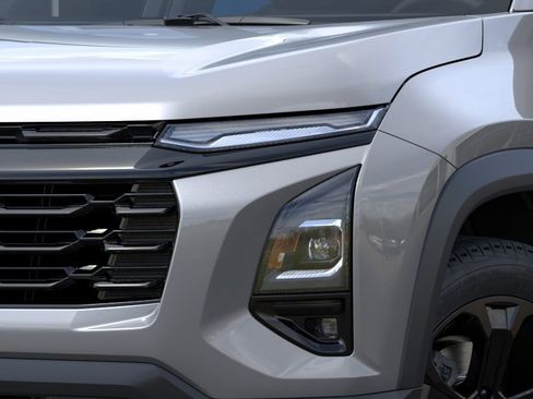 New 2026 Chevrolet Equinox LT w/ Convenience Package II AWD/4WD image 10