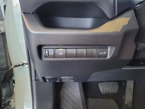 Used 2021 Toyota RAV4 XLE image 20