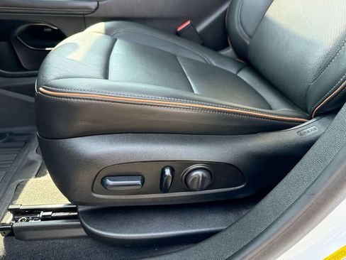 Used 2023 GMC Acadia AT4 w/ Technology Package image 12