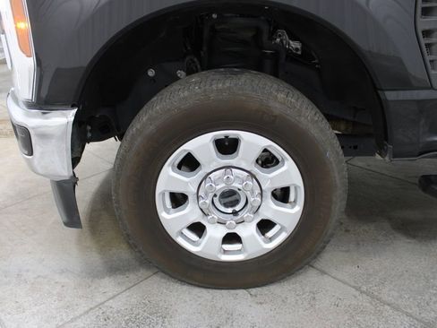 Used 2024 Ford F250 XLT image 38