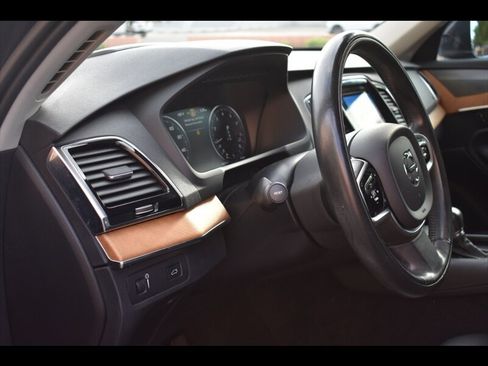 Used 2021 Volvo XC90 T6 Momentum w/ Advanced Package AWD/4WD image 15