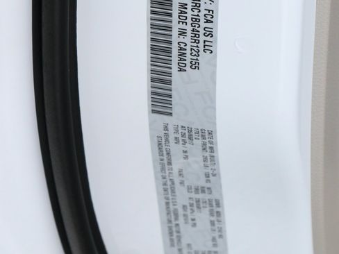 Used 2024 Chrysler Pacifica Touring-L FWD image 33