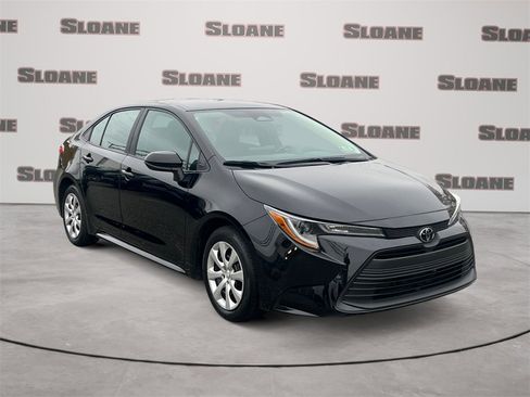 Used 2024 Toyota Corolla LE image 7