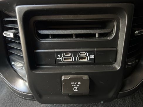 Used 2019 RAM 1500 Laramie image 19