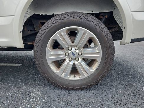 Used 2019 Ford F150 Lariat AWD/4WD image 9