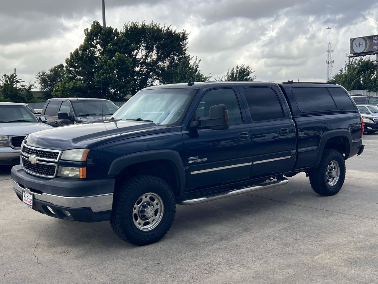 Used 2007 Chevrolet Silverado 2500 LT w/ Heavy-Duty Power Package RWD image 2