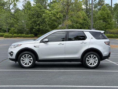 Used 2018 Land Rover Discovery Sport HSE image 4