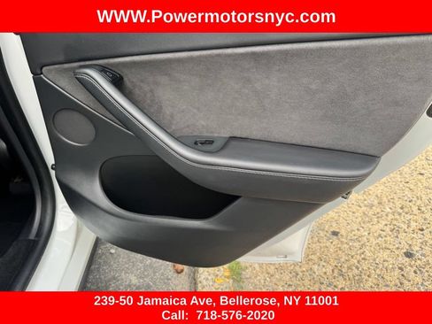 Used 2021 Tesla Model Y Long Range AWD/4WD image 31