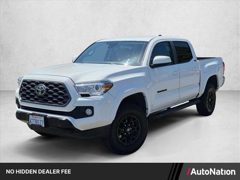 Used 2020 Toyota Tacoma SR5 RWD image 1
