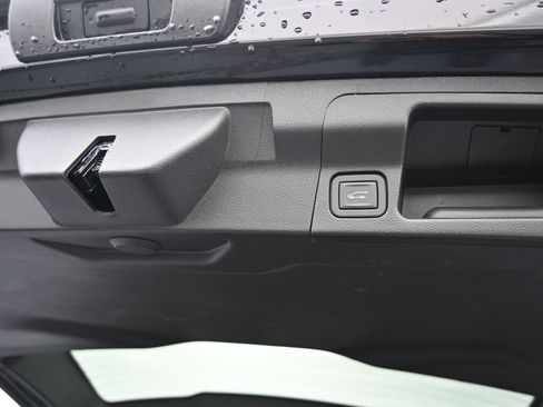 Used 2023 GMC Acadia Denali w/ Denali Technology Package image 34