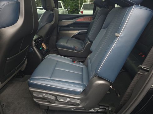 Used 2025 Cadillac Escalade IQ Sport 2 image 18