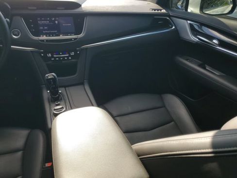 Certified 2024 Cadillac XT5 Premium Luxury w/ Technology Package FWD image 16