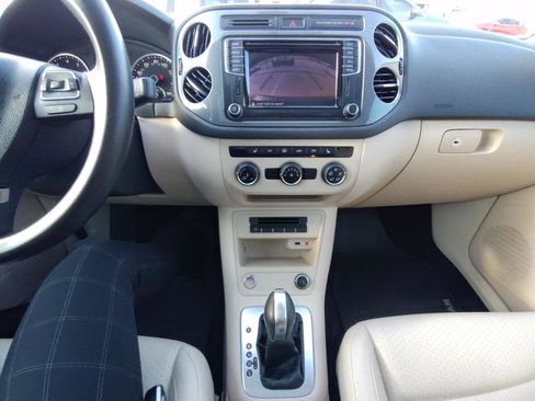 Used 2016 Volkswagen Tiguan SE FWD image 19