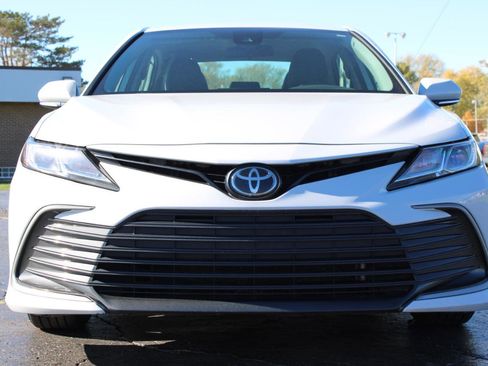 Used 2023 Toyota Camry LE FWD image 2