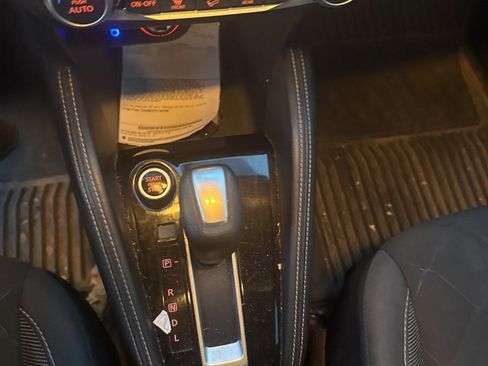 Used 2019 Nissan Kicks SV image 3