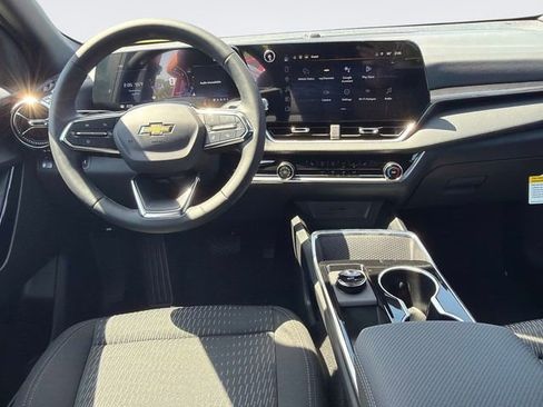 New 2026 Chevrolet Equinox LT FWD image 13