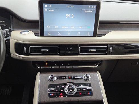 Used 2020 Lincoln Aviator Reserve image 29