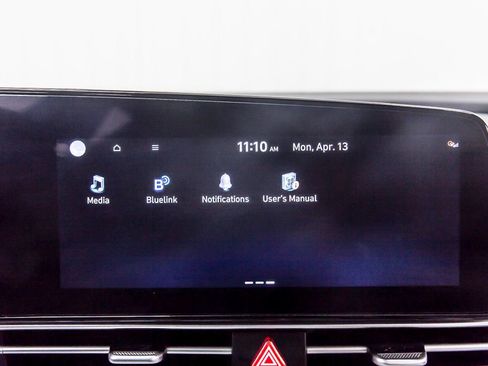 Used 2025 Hyundai Elantra Limited image 24