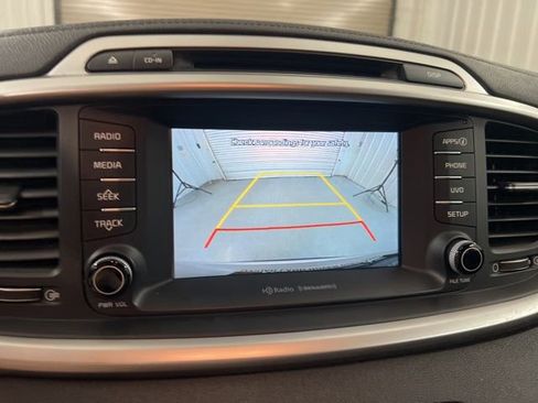 Used 2018 Kia Sorento LX w/ LX V6 Convenience Package image 32