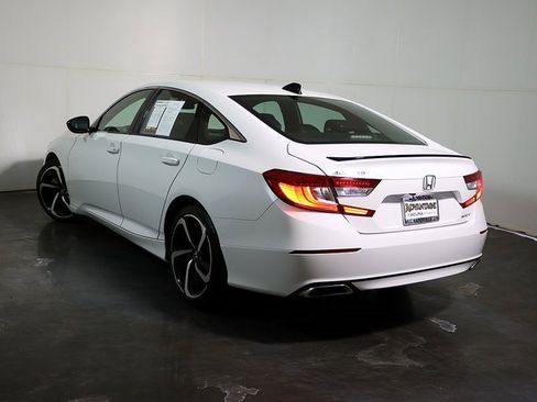 Used 2022 Honda Accord Sport image 2