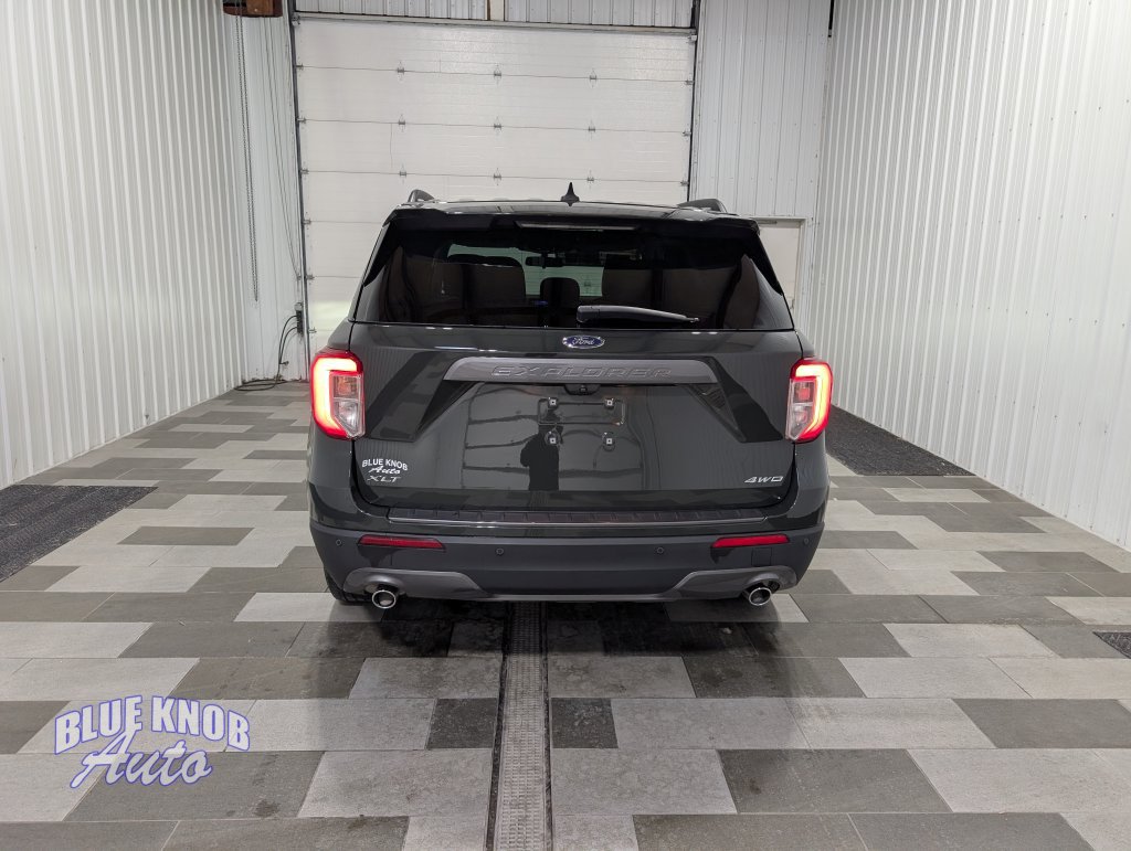 Used 2022 Ford Explorer XLT w/ Equipment Group 202A AWD/4WD image 3