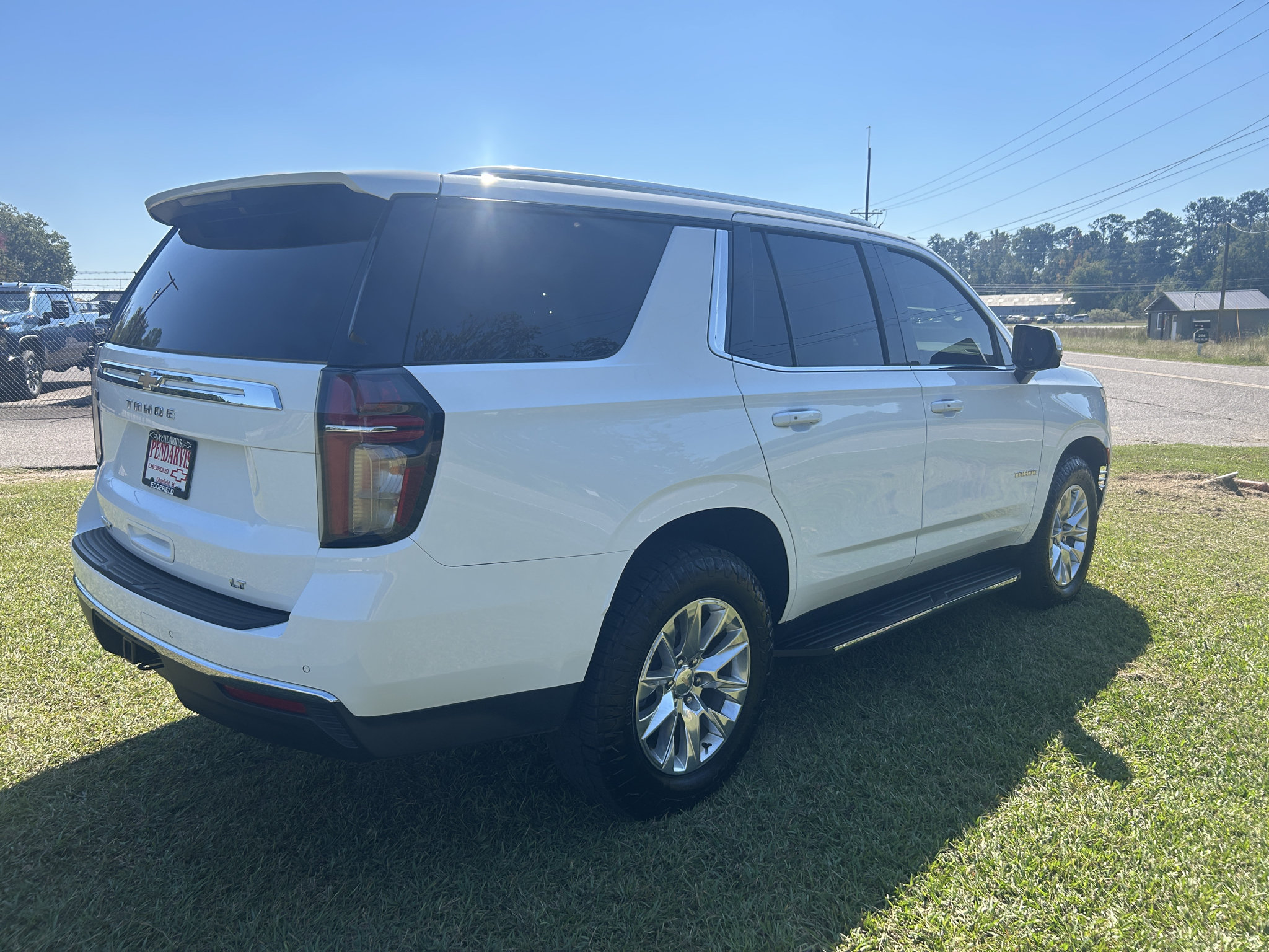 Used 2022 Chevrolet Tahoe LT w/ Luxury Package RWD image 10