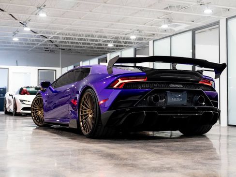 Used 2021 Lamborghini Huracan EVO RWD image 8