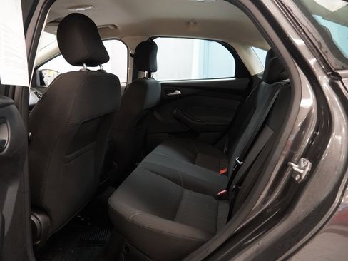 Used 2016 Ford Focus SE w/ SE Cold Weather Package image 20