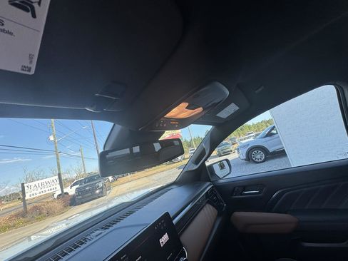 Used 2025 GMC Canyon AT4 w/ AT4 Premium Package image 20