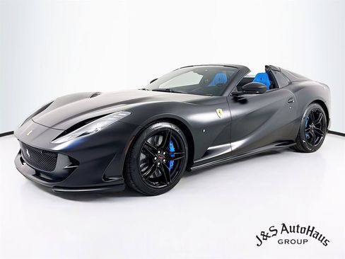 Used 2022 Ferrari 812 GTS image 5