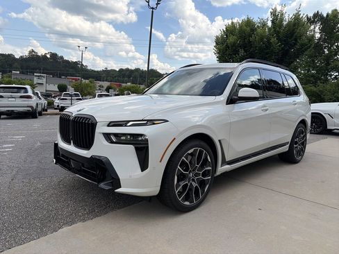 Certified 2023 BMW X7 xDrive40i AWD/4WD image 4