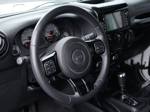 Used 2017 Jeep Wrangler Unlimited Sahara AWD/4WD image 14