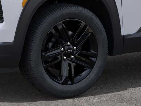 New 2026 Chevrolet TrailBlazer LT w/ Midnight Edition FWD image 9